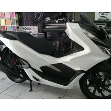 GARANSI STIKER STICKER SKOTLET GLOSSY MENGKILAP PUTIH L60CmxP50Cm Wrapping Kendaraan MOTOR MOBIL