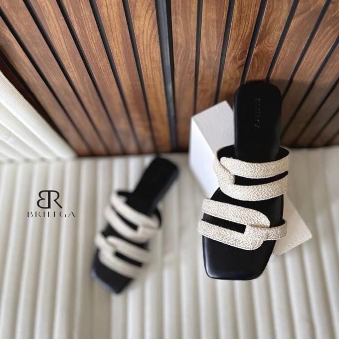 TERLARIS BRILEGA FREYA Sandal teplek wanita dengan design yang elegan dan simple serta nyaman dipaka