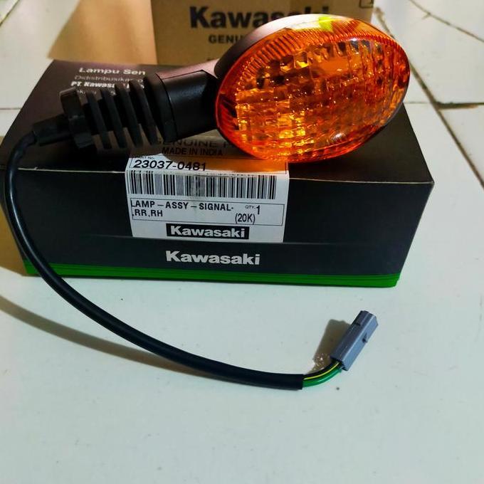 lampu sein belakang kanan w175