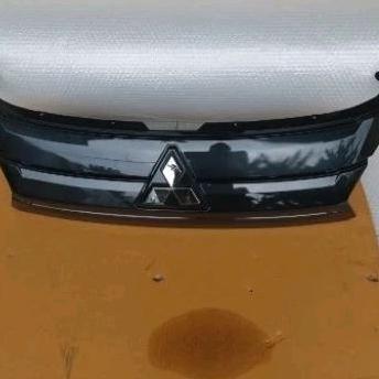 grill new xpander 2022 original