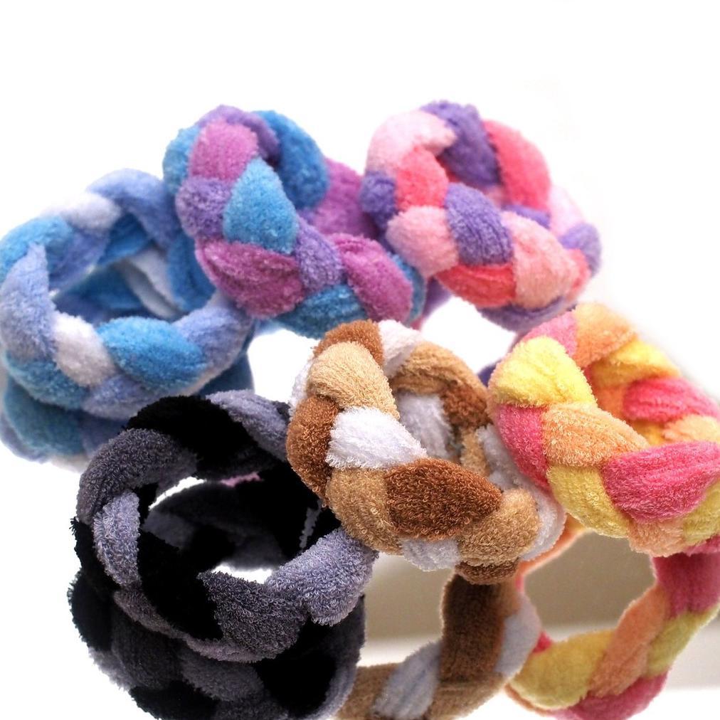 Ikat Rambut JUMBO KENCANG Kepang Handuk Halus Premium / Kuncir Scrunchie Bulu