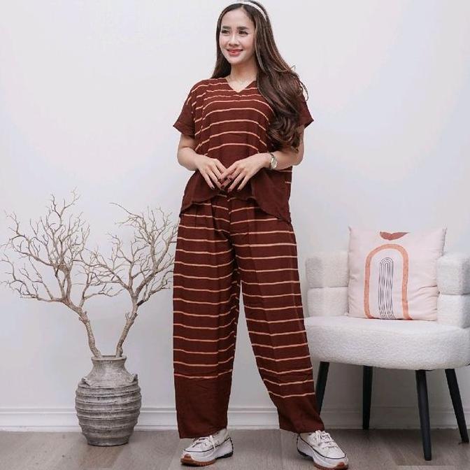 PREMIUM / SETELAN KULOT ONESET RAYON CELANA PANJANG MOTIF GARIS GARIS LD 120 Bahan Rayon Nyaman untu