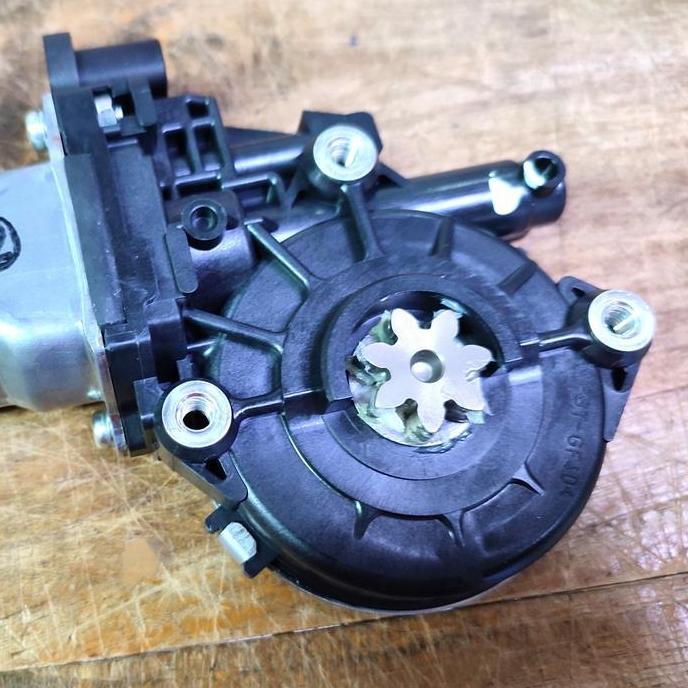 motor regulator power window pajero sport triton ( DENSO )