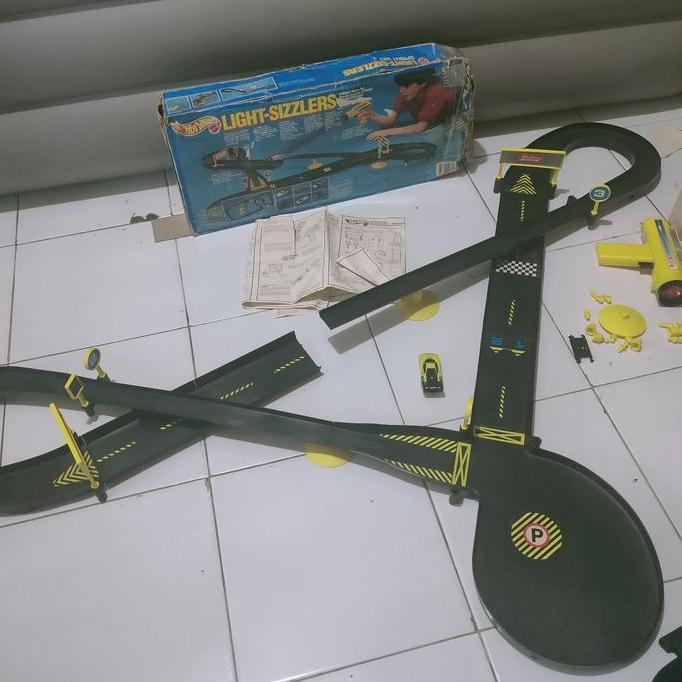 TRACK HOTWHEELS LIGHT SIZZLERS BEKAS MIXX27