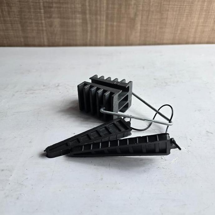 DEXTA TARIKAN KLEM SERVIS KABEL WEDGE CLAMP SERVICE LISTRIK