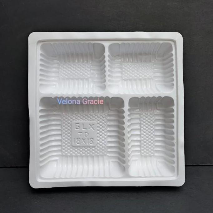 Sekat Mika 18x18 isi 50 pcs Putih Susu Sekat 4