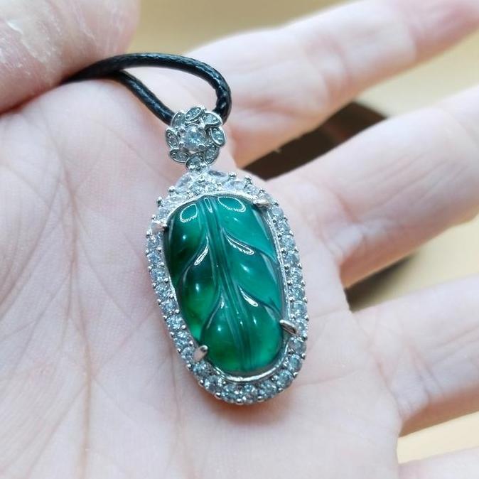 Giok jadeite feicui tipeA liontin perak S925 ukiran daun siri 8181