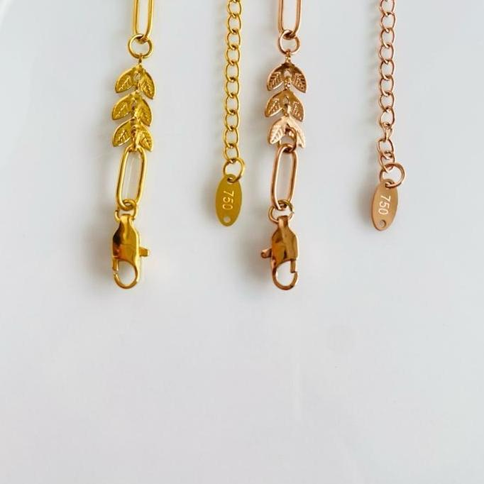 Gelang Titanium Motif Daun Rantai Paperklip Kait Lobster Emboss 750 Elegan Dan Mewah Dengan Desain U