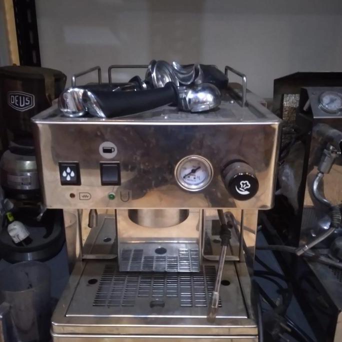 Terlaris Second/Bekas Mesin Kopi Satu Group Plus Grinder