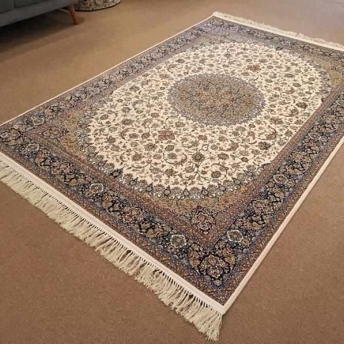 Sale Karpet Permadani Iran Isfahan Putih