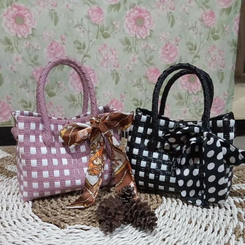 StockTas anyaman jali Patty bali Cantik/tas anyaman plastik