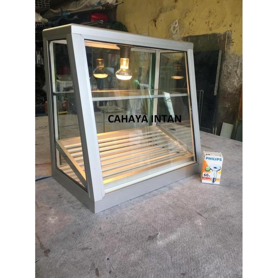 Etalase kaca ayam goreng, kentang goreng, warung makanan