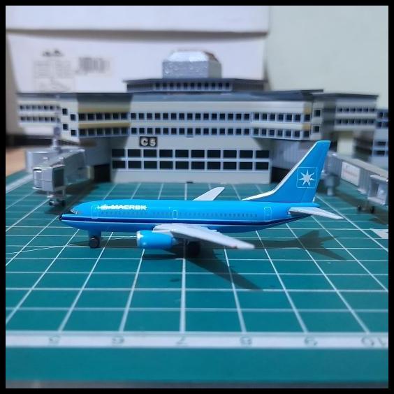 HOT DEAL HERPA WINGS SKALA 1:500 - BOEING 737-300 KSREAM AIRLINES (HWL09) 