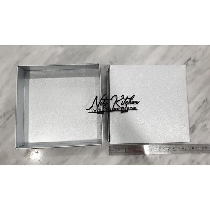 Loyang Seng Loyang Lapis Legit 22x22x4 cm