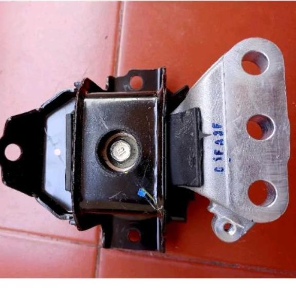 Engine mounting kanan suzuki ertiga 2018 keatas