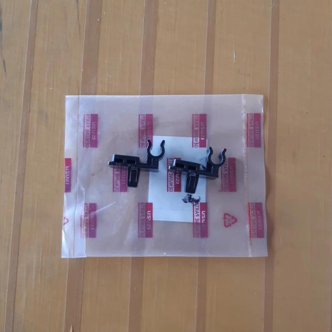 Klip Kap mesin Isuzu Panther