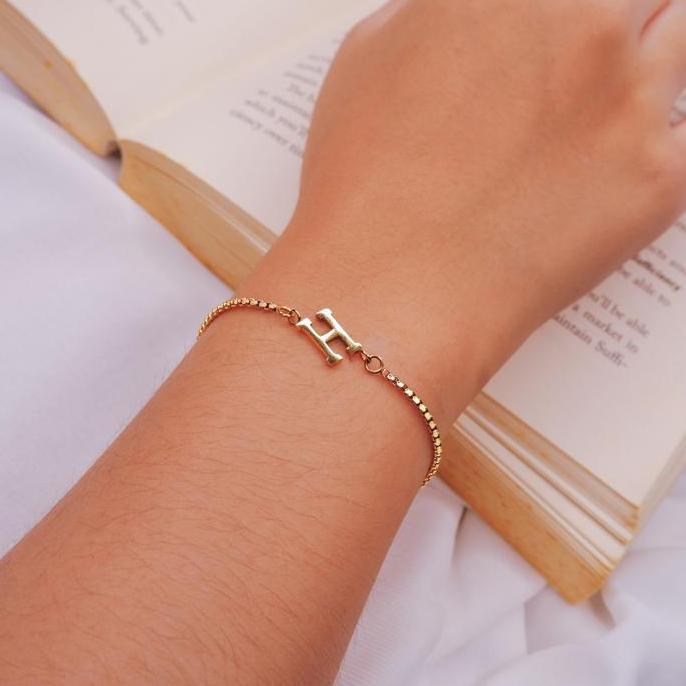 Nats Living: Gelang Tangan Titanium Huruf Sideways Serut, Huti Serut