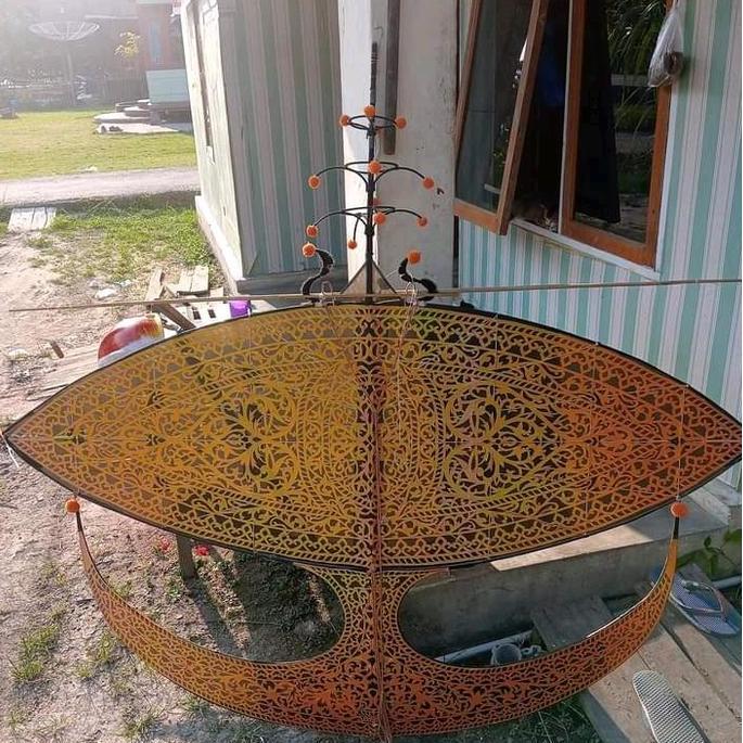 Layangan wau bulan ukuran 1 meter ( siap terbang) Beraneka warna Bambu