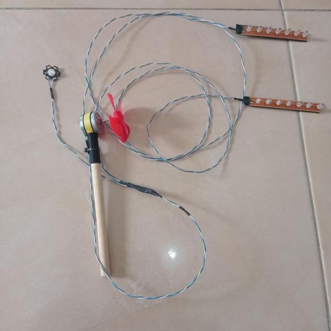 lampu layangan  suwangan sayap kanan kiri rgb  tengah hpl ( 2 baling" besar dan kecil) bonus 1 dinam