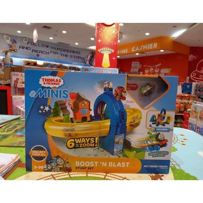 Thomas & Friends Minis Stunt Set Boost and Blast Mainan Anak