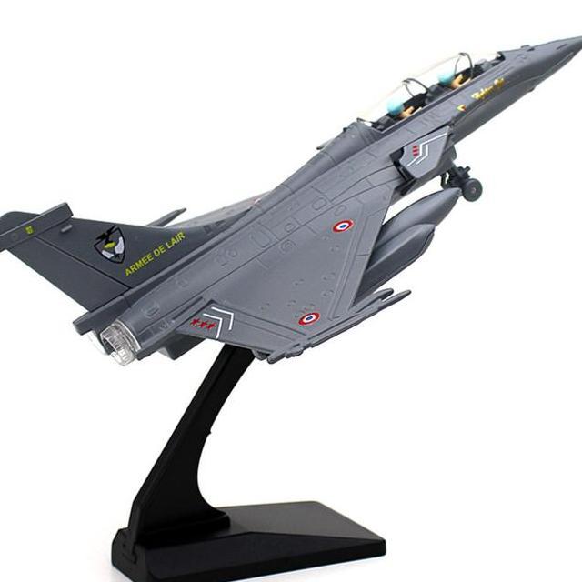 Miniatur Pesawat Tempur Diecast Skala 1100
