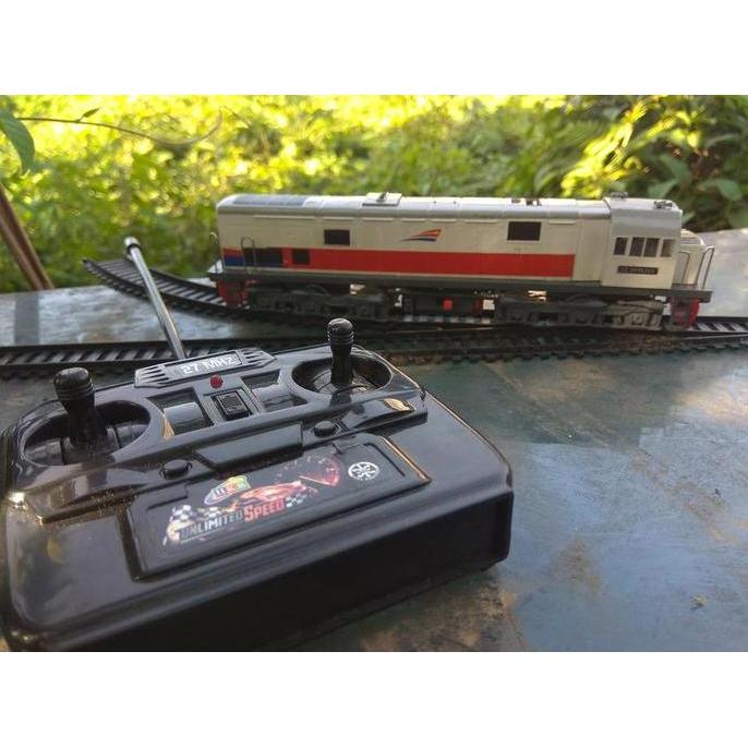 mainan kereta api remote control lokomotif cc201 skala HO GM