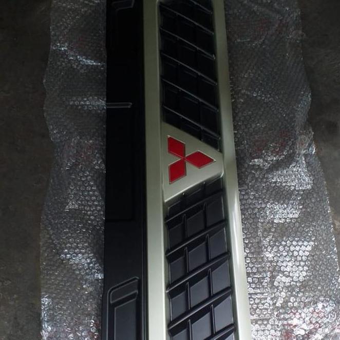 Grill Depan L300 Premium