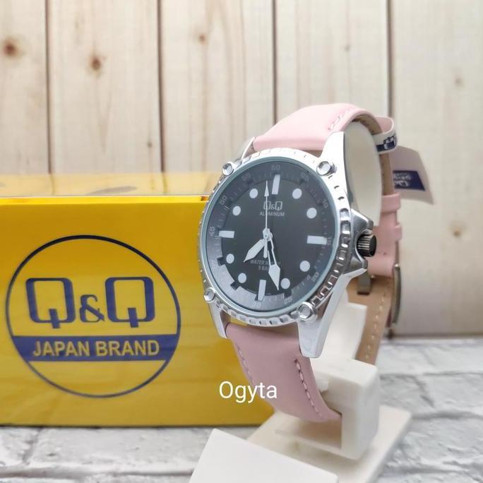 Q&Q QQ QnQ Analog Jam Tangan Wanita Tali Kulit Pink AL08J302Y Original