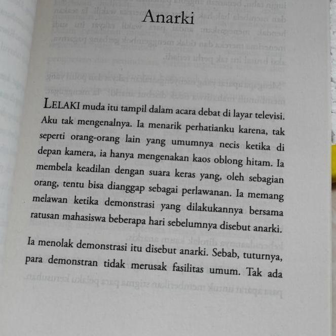 Sitok srengenge cinta di negeri seribu satu tiran kecil ORIGINAL