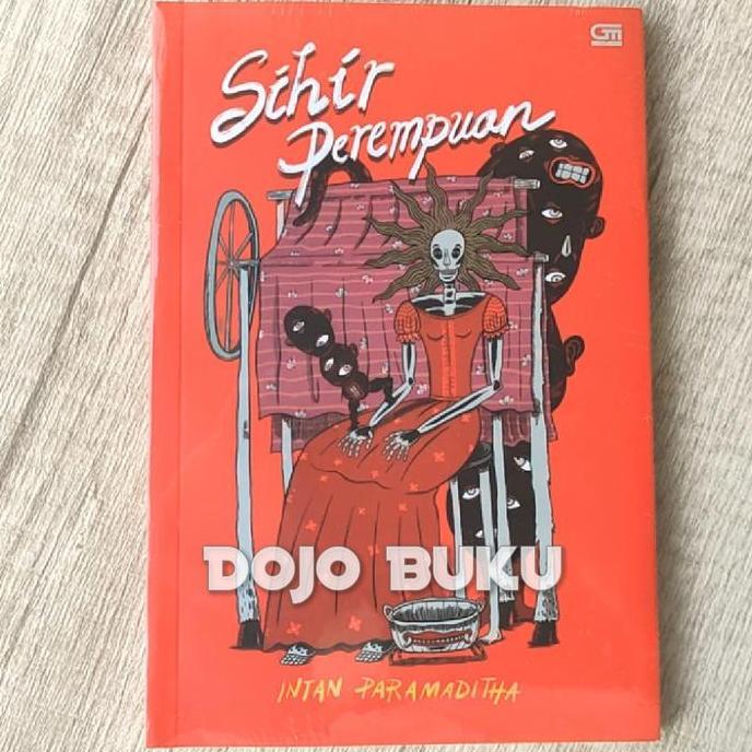 Buku Novel Sihir Perempuan by Intan Paramaditha