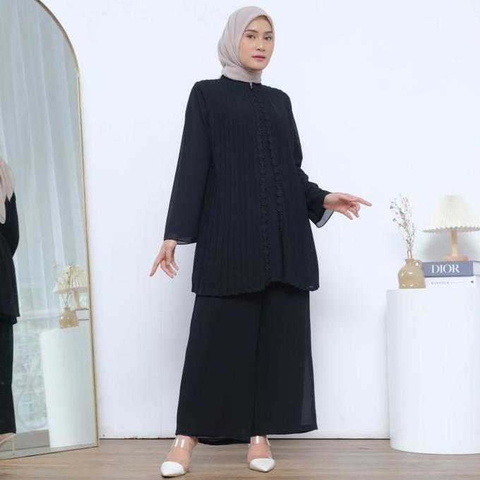 Blus JANNA Plisket Lengan Panjang Blus Chiffon Hitam Putih Premium Blus Muslim Formal Basic