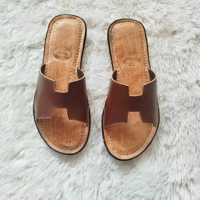 Sandal Tarumpah Slop Wanita Kulit Asli Model H Karet Flat