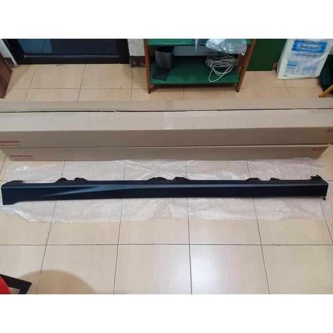 Bodykit / Trisplang / Sideskirt Mobilio 2015-2020 Genuine