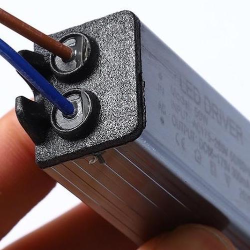 Lansungkirim- Led Driver Waterproof 100W 600 Ma Rangkaian Seri 25-50 Hpl 3W 600Ma