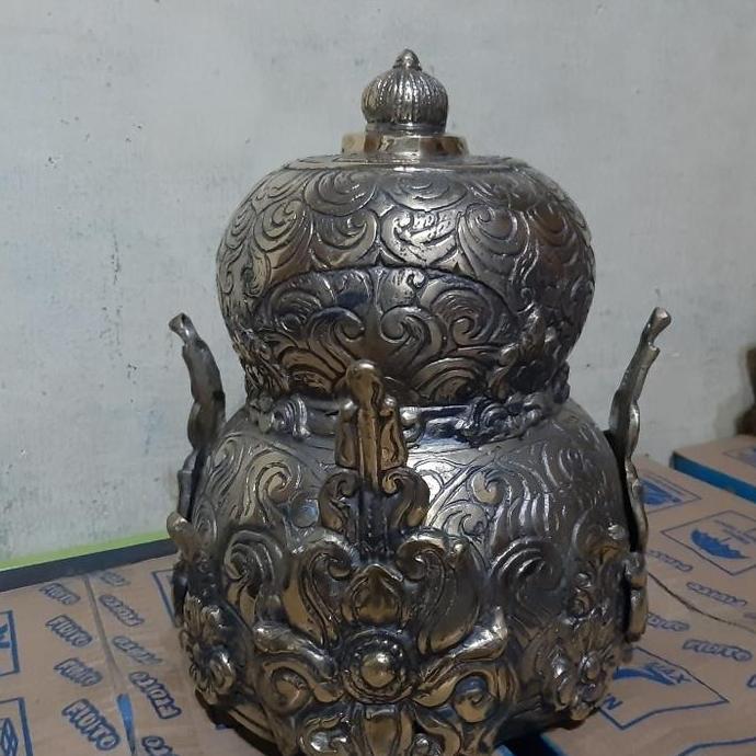 BARANG ANTIK MAHKOTA RAJA BAHAN KUNINGAN SARI