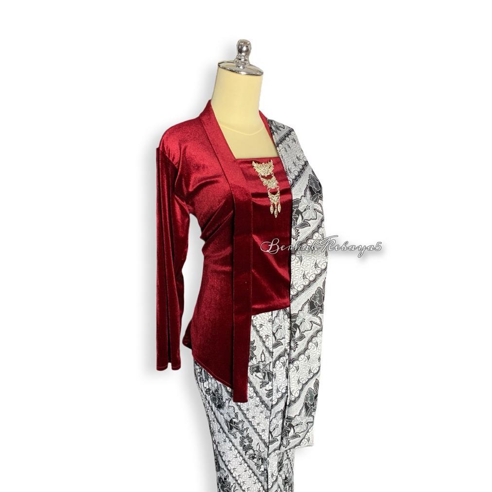 Diskon Setelan Kebaya M Bludru Maroon / Kebaya + Selendang + Jarik Motif Parang Kusumo