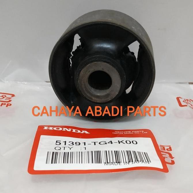 BUSHING ARM DEPAN BOS SAYAP DEPAN BESAR MOBILIO BRIO BRV ORI