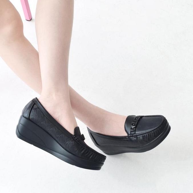 Nino Dericy Sepatu Wedges / Sepatu Kerja Wanita Nib  501