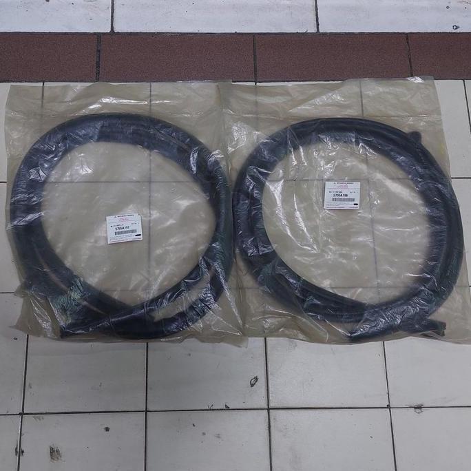 Karet Body Pintu Belakang Asli Mitsubishi Pajero Sport Terbaik