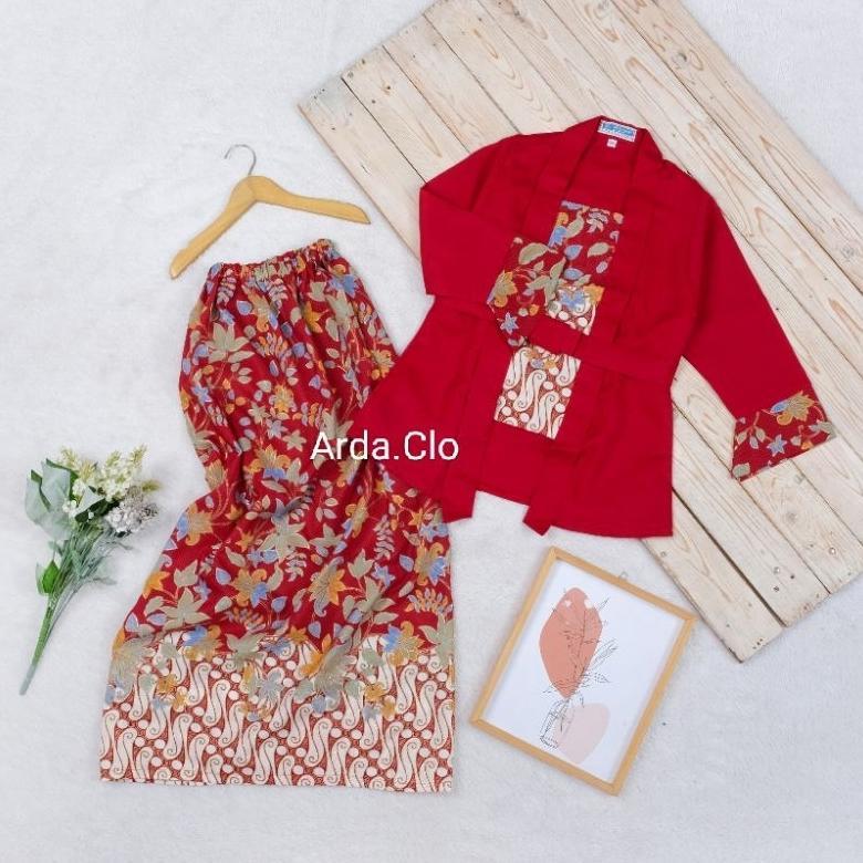 Tahan Lama Baju Setelan Kebaya Kutu Baru Katun Anak Perempuan Modern Rok Span Batik / Set Rok Batik 