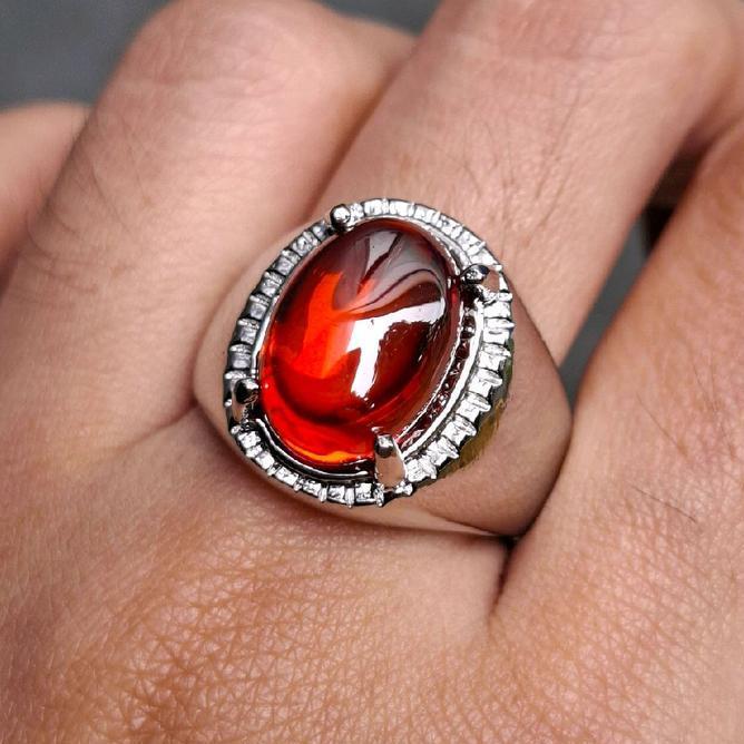 Cincin Batu Paparaca Merah C Dengan Desain Elegan Untuk Tampilan Mewah Dan Menarik Rings
