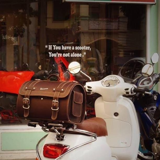 Bellissimo Tas Vespa Kulit untuk Vespa Modern dan Klasik dengan Topcase dan Cover Anti Air Warna Mer