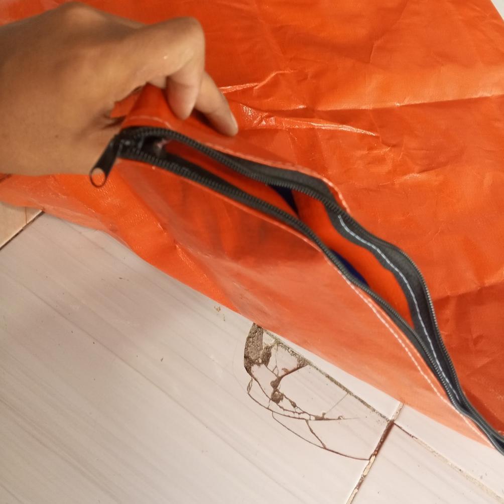Promo Cod Tas Karung Kurir Terpal / Tas Paket  Serbaguna Berresleting Warna Oren Anti Air ><