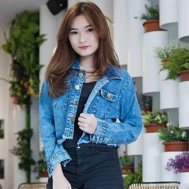 Hot Deals Jaket Jeans Crop Jumbo. Ld//100//Ld110//Ld120//Ld130.  Ld=(Lingkar Dada) Kancing Lembut De