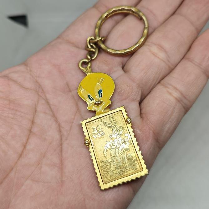 METAL KEYCHAIN LOONEY TUNES STAMP COLLECTION VINTAGE 1997 ORIGINAL WARNER BROS FG75