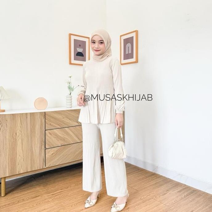 ONESET PLISKET / SETELAN WANITA / BLOUSE PLISKET A011 & CELANA KULOT LIDI 09 KS