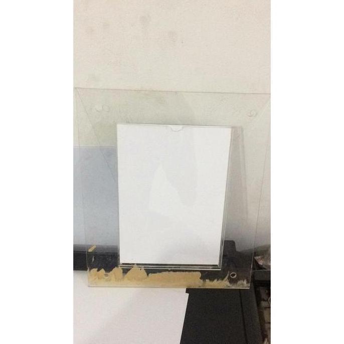 Akrilik brosur dinding ( F4) / Akrilik Frame F4