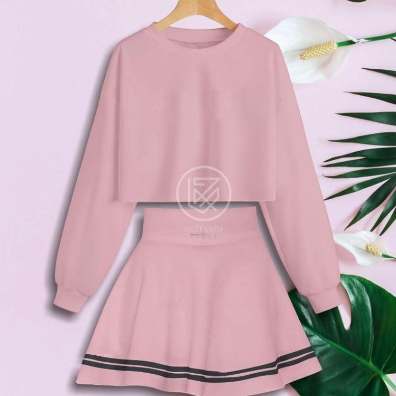 LIMITED Setelan Crop Stripe Hitam Rok Stripe Hitam Wanita Kasual Olahraga Gym Zumba Line Dance Setel