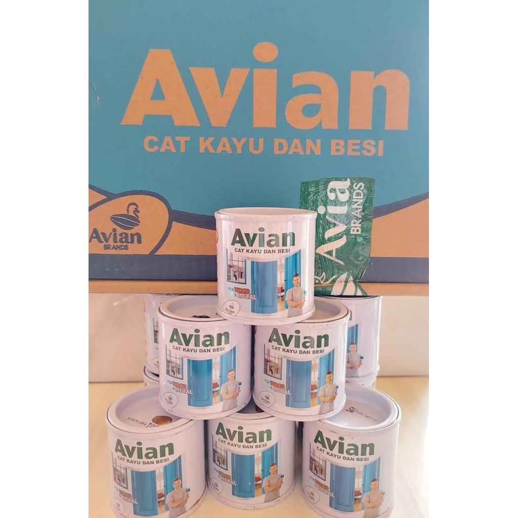 Cat kayu dan besi avian kecil