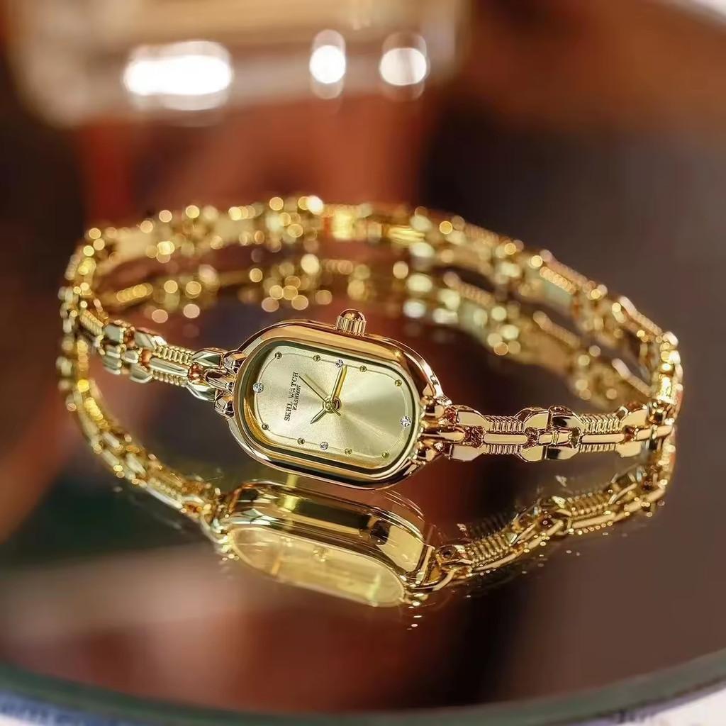 Jam Tangan +Gelang Wanita Dengan Dial Oval Tali Jam Tangan Berbentuk Gelang Jam Tangan Mewah Retro B